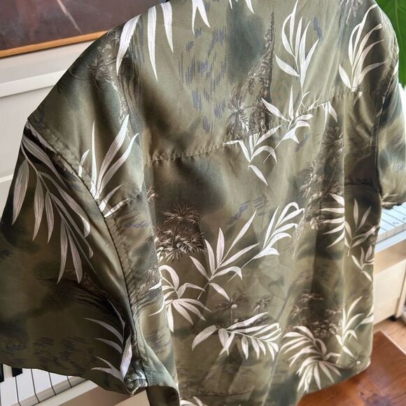 Green and White Casual Button Down Shirt with Tropical Print L - Picture 7 of 15